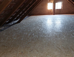 Zateplení stropu rodinného domu a zhotovení podlahového systému